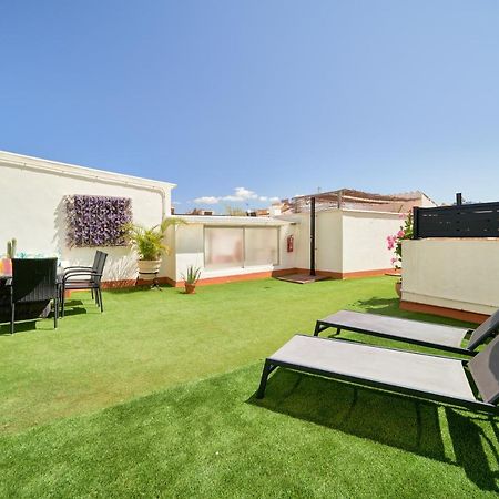Sun-Kissed Getaway Apartment Malaga Bagian luar foto
