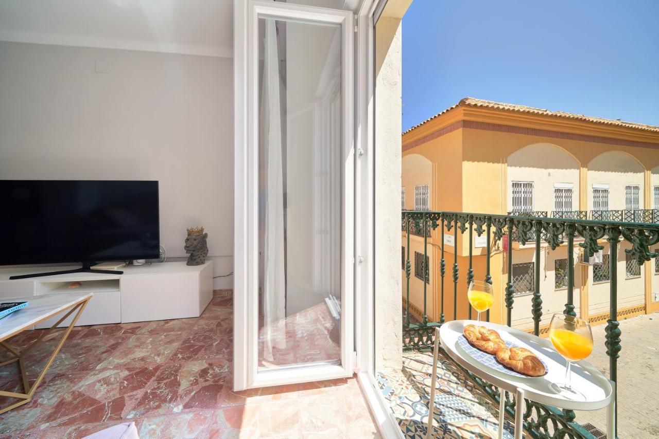 Sun-Kissed Getaway Apartment Malaga Bagian luar foto