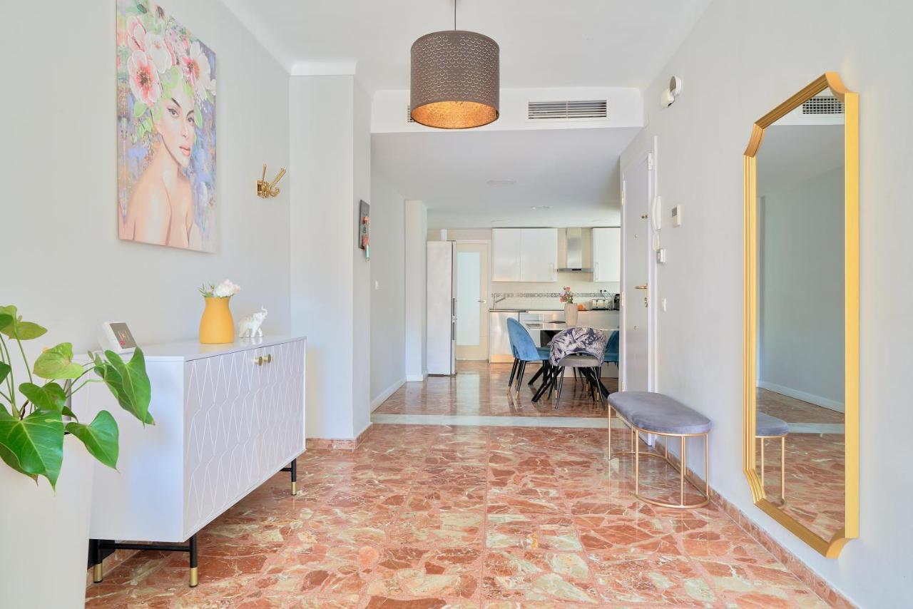 Sun-Kissed Getaway Apartment Malaga Bagian luar foto