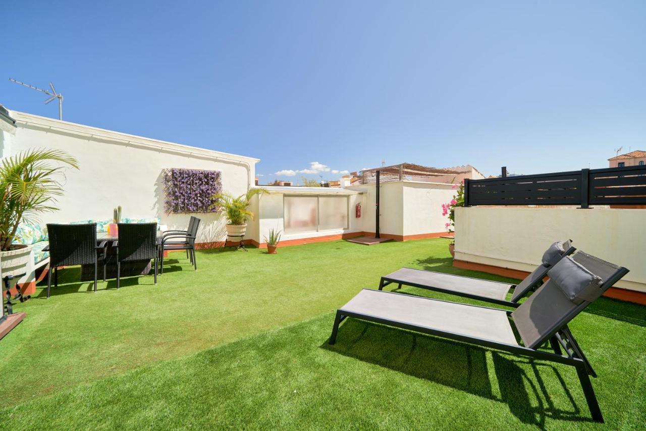 Sun-Kissed Getaway Apartment Malaga Bagian luar foto