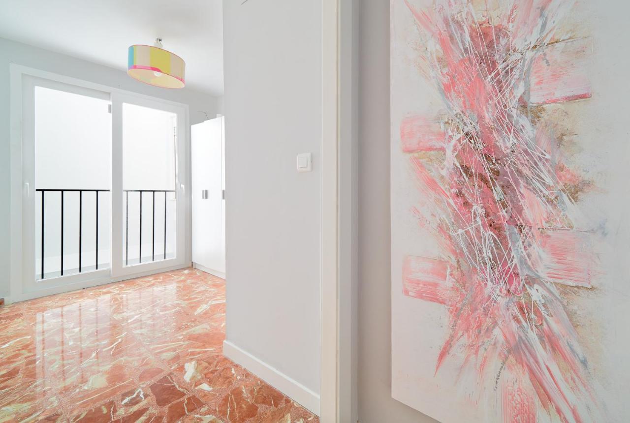 Sun-Kissed Getaway Apartment Malaga Bagian luar foto