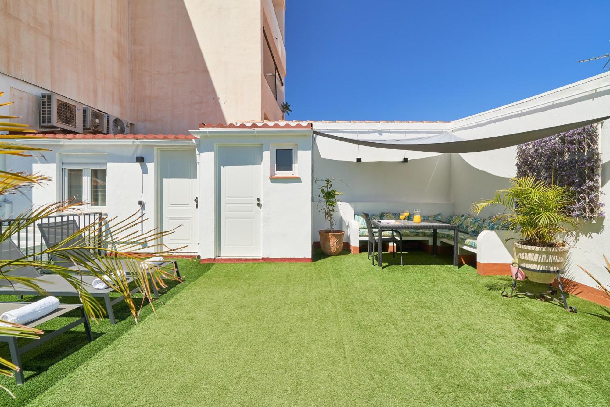 Sun-Kissed Getaway Apartment Malaga Bagian luar foto