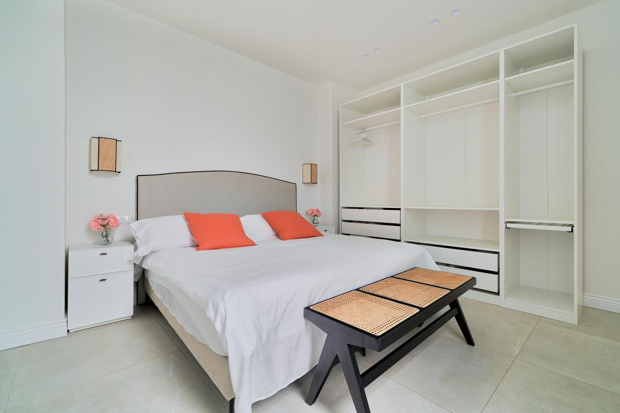 Sun-Kissed Getaway Apartment Malaga Bagian luar foto