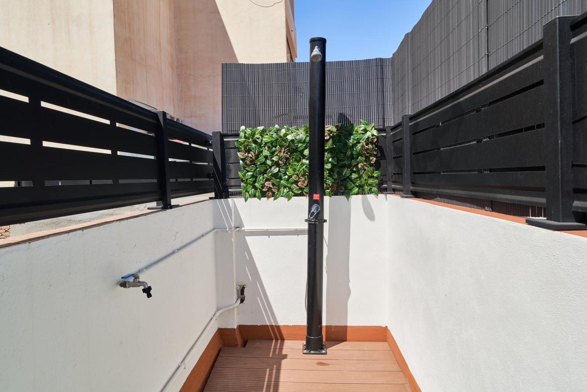 Sun-Kissed Getaway Apartment Malaga Bagian luar foto