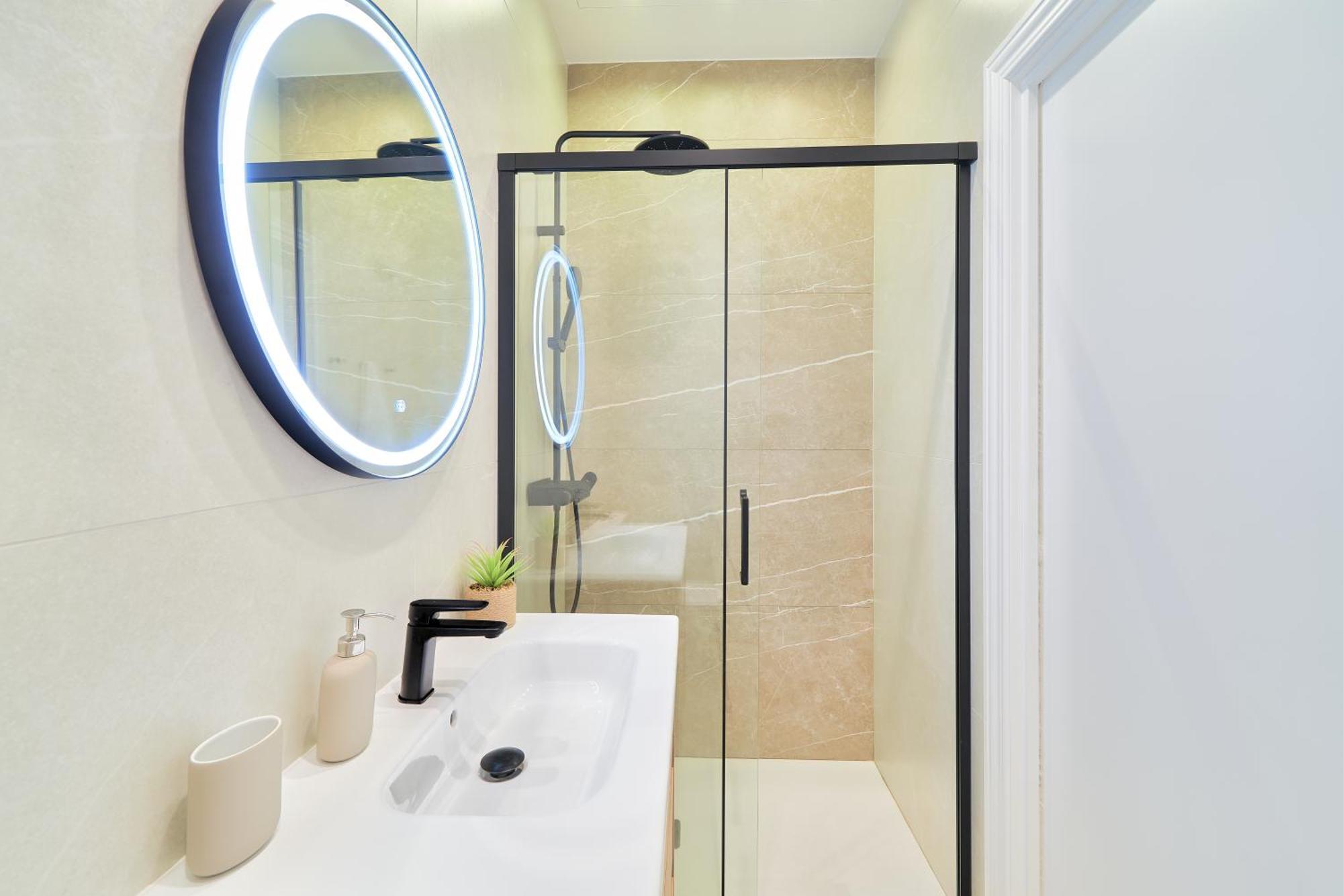Sun-Kissed Getaway Apartment Malaga Bagian luar foto