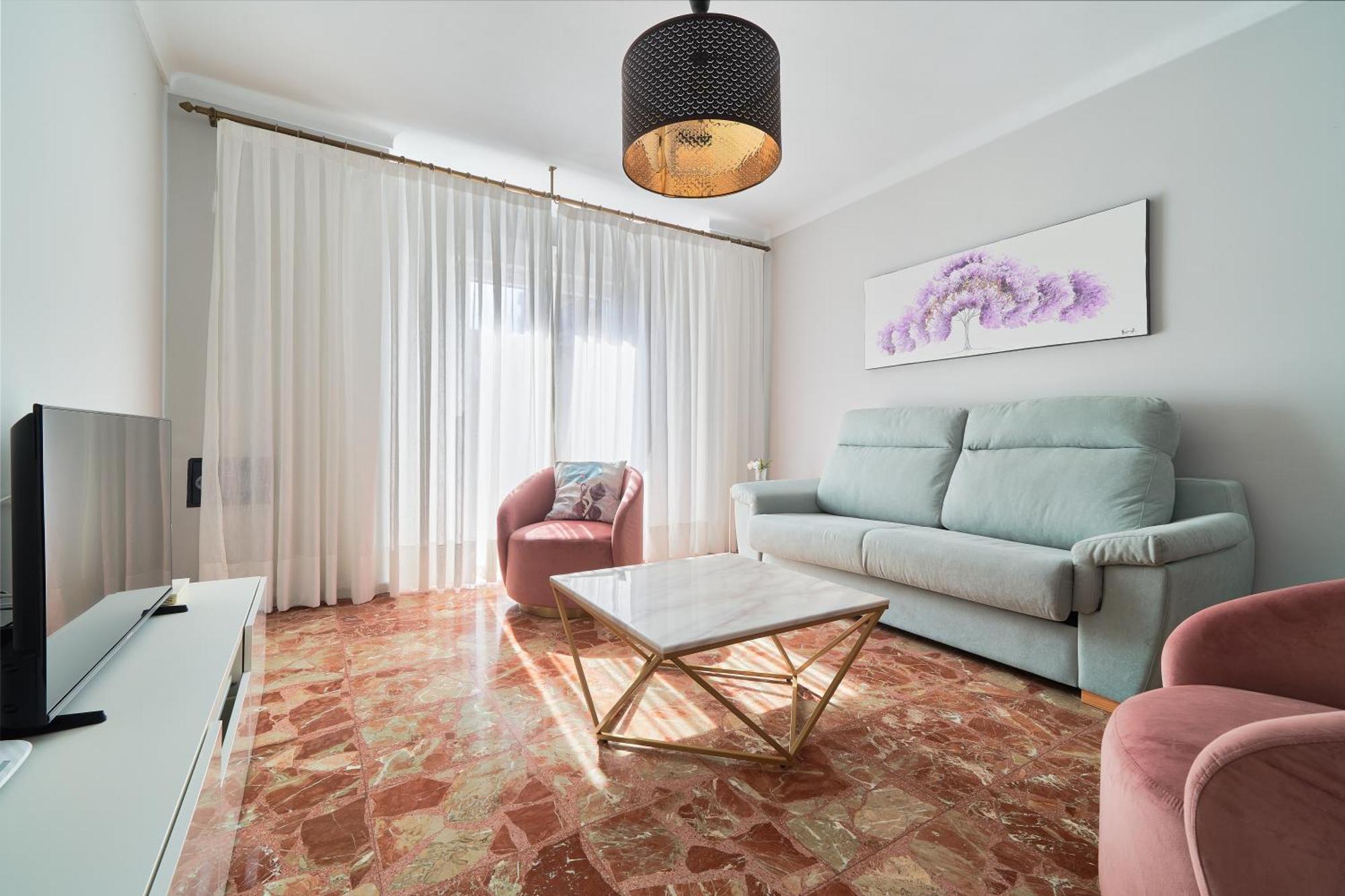 Sun-Kissed Getaway Apartment Malaga Bagian luar foto